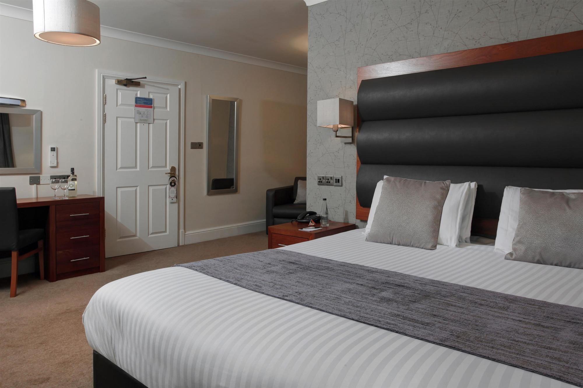 Lion Hotel Вёксоп Экстерьер фото